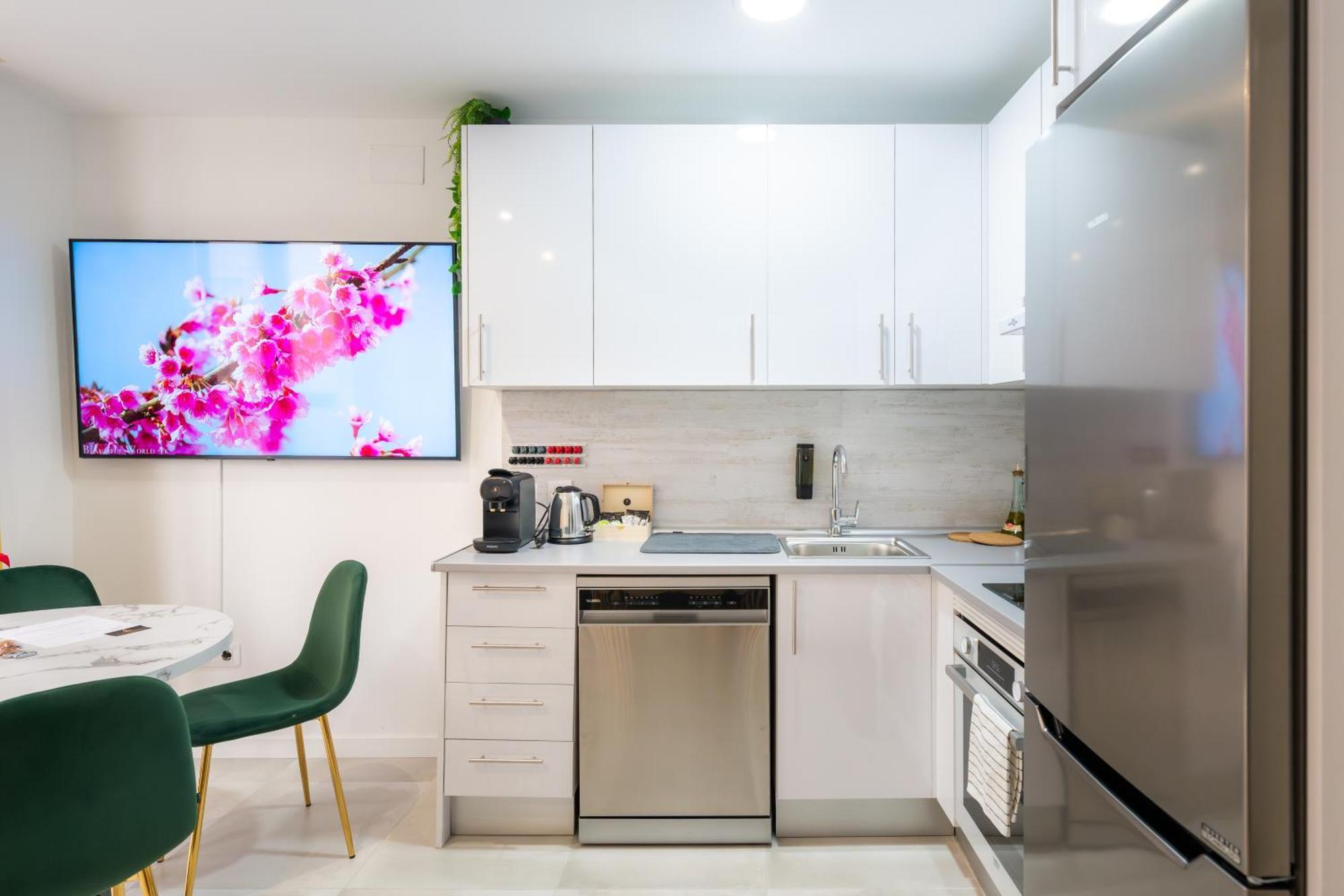 Lemon Apartment & Hotels Bernabeu Madrid Extérieur photo